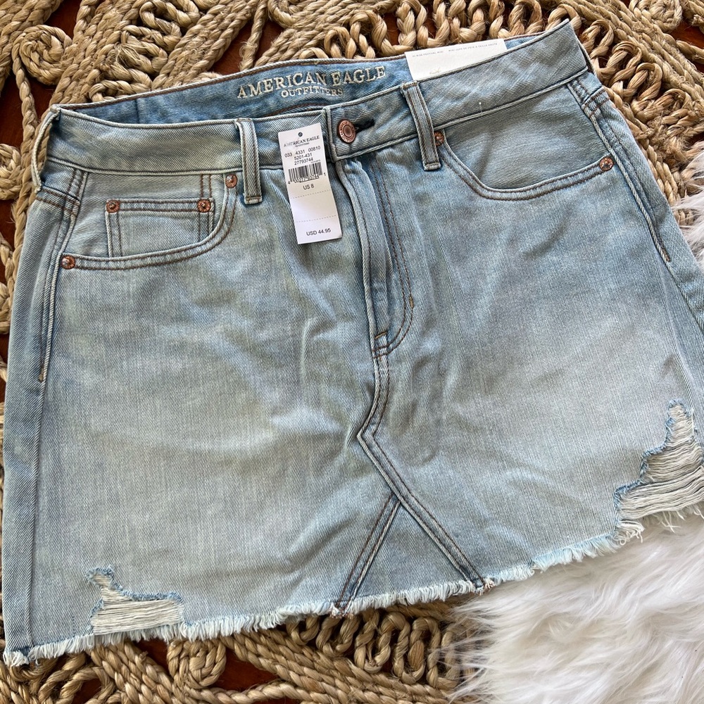 NWT- American Eagle- Hi rise- Festival Mini- Size 8